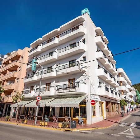 Hostal Y Apartamentos Santa Eulalia Santa Eularia des Riu Ngoại thất bức ảnh