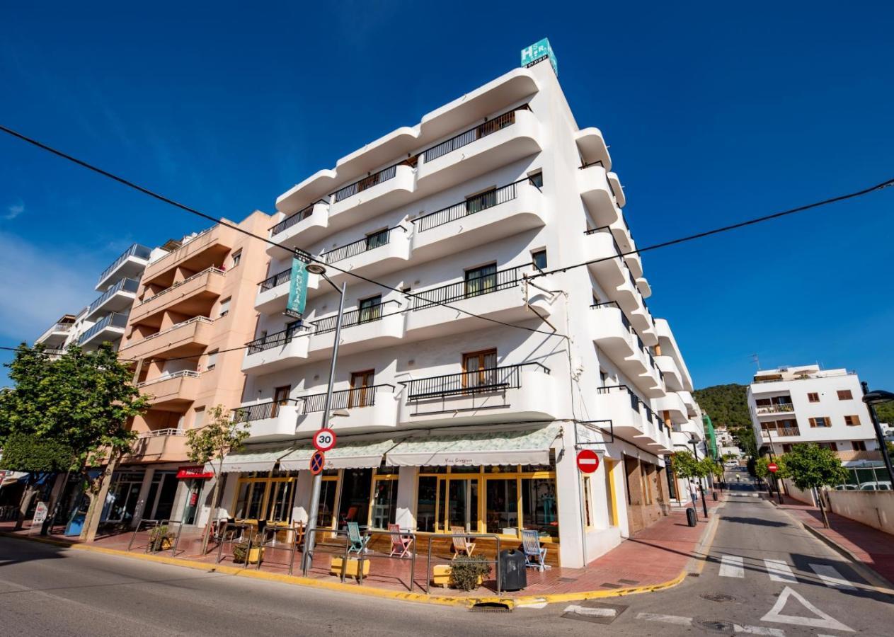 Hostal Y Apartamentos Santa Eulalia Santa Eularia des Riu Ngoại thất bức ảnh