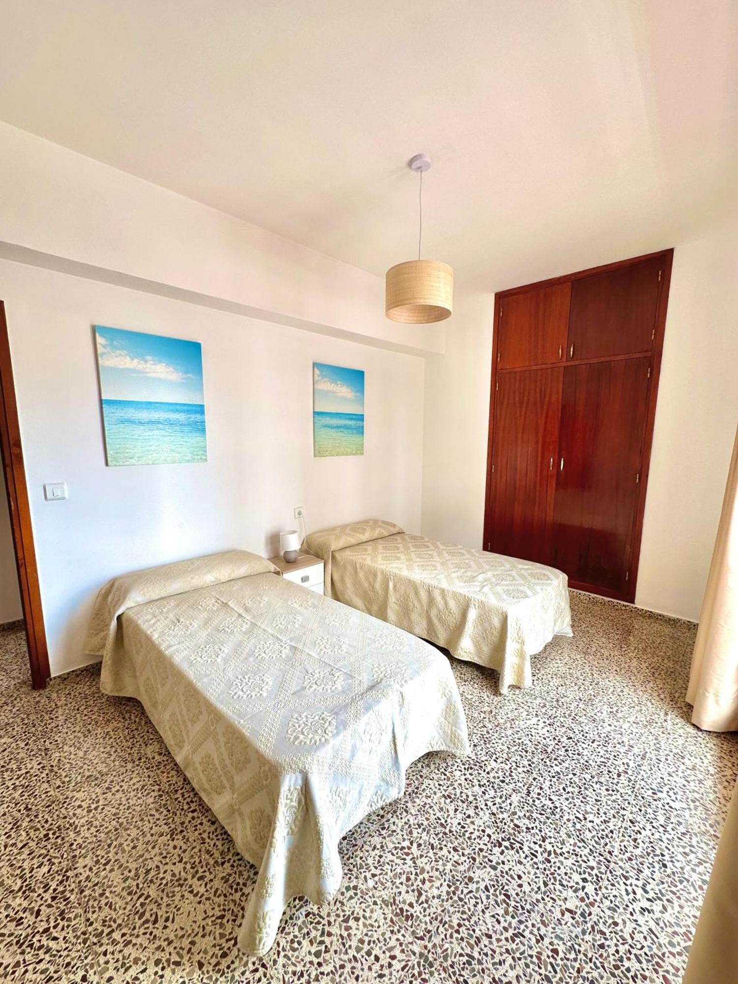 Hostal Y Apartamentos Santa Eulalia Santa Eularia des Riu Ngoại thất bức ảnh