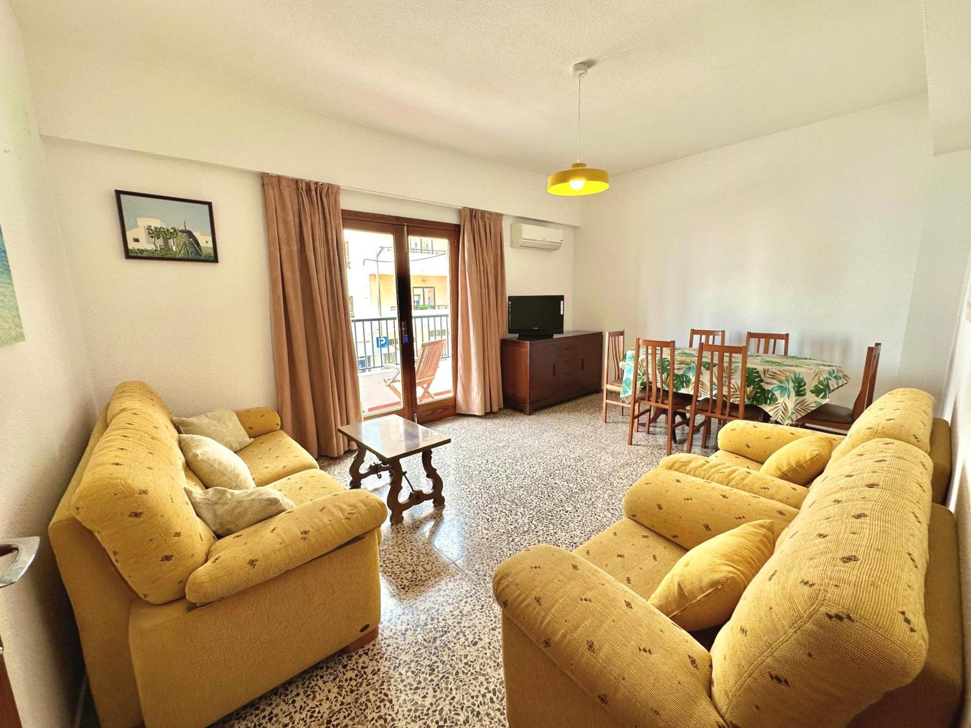 Hostal Y Apartamentos Santa Eulalia Santa Eularia des Riu Ngoại thất bức ảnh